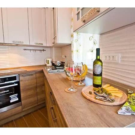 Olive Tree Подстрана